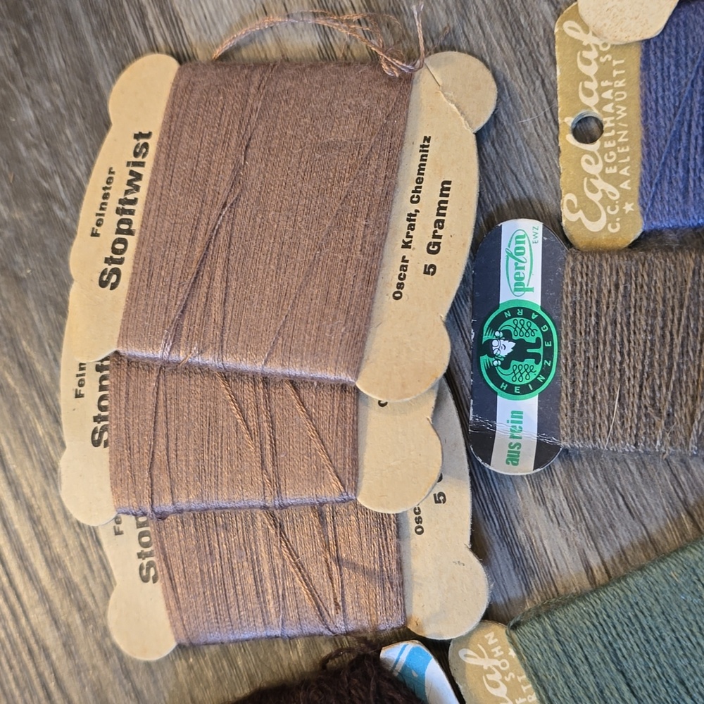 Vintage Darning Thread - Picture 2 of 6
